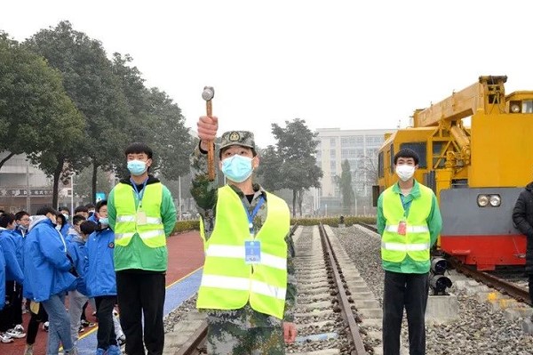 成都华商理工职业学校好不好