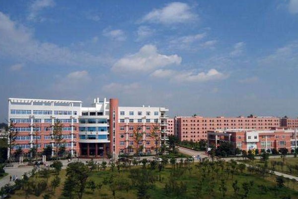 眉山育英实验学校好吗