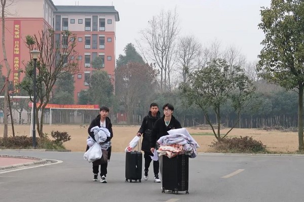 成都广信数字技术职业学校在哪里_广信怎么样