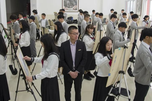 成都中专学校有哪些女生专业 成都中专学校有哪些女生专业