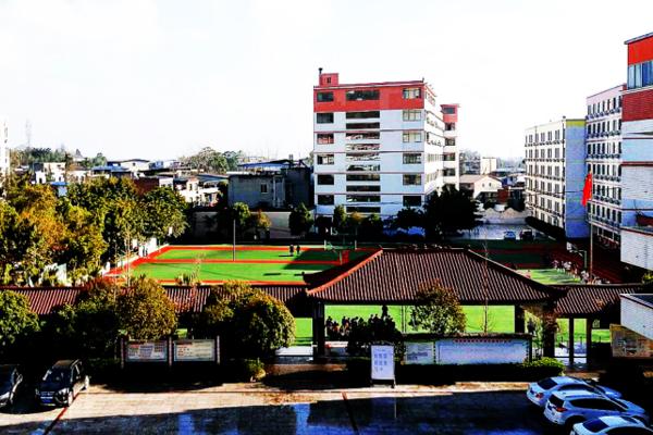 仁寿新科高级中学是不是职高 仁寿新科高级中学是不是职高