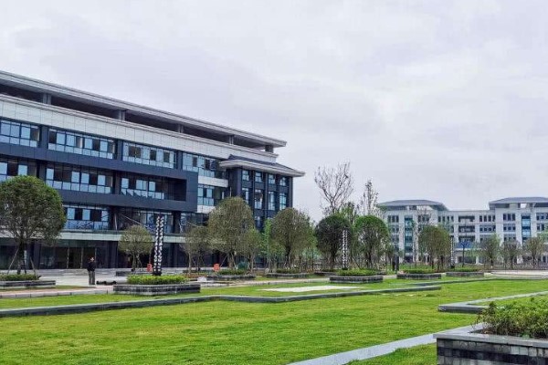 合江少岷职校张湾校区 合江少岷职校张湾校区