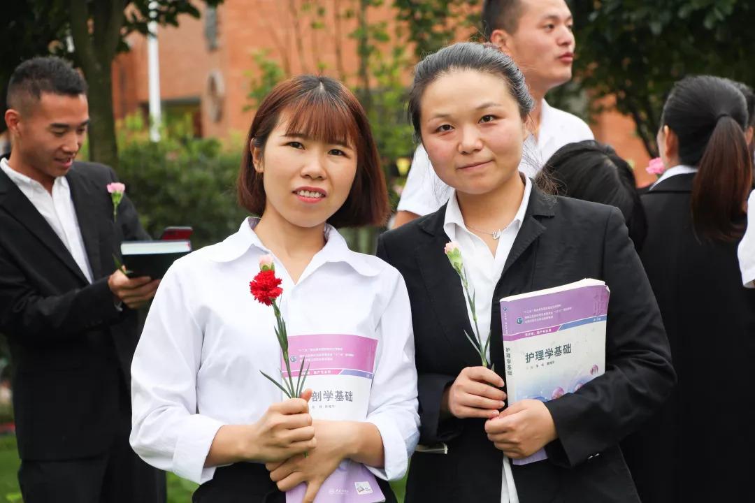 成都希望职业学校的校园环境如何