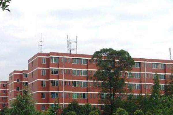 四川省绵阳普明中学录取分数线 普明中学地址