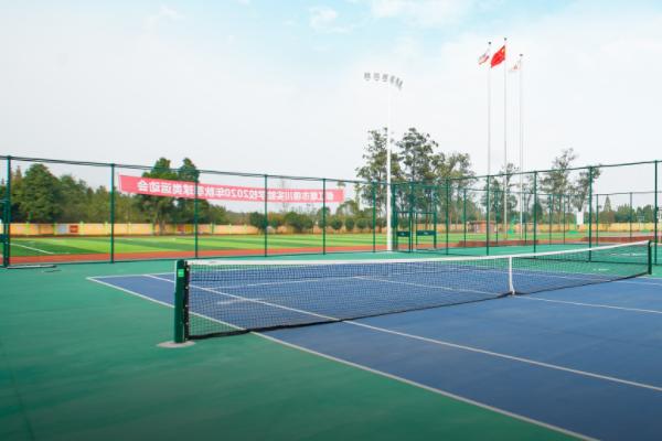 都江堰市领川实验学校操场 都江堰市领川实验学校操场
