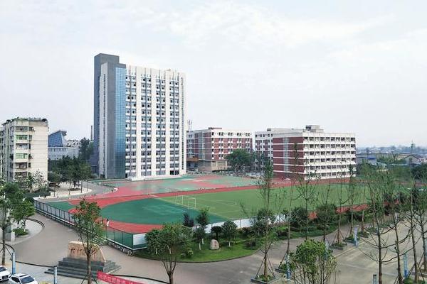 南充师范学校教师如何 南充师范招生条件