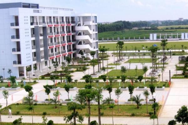 成都中专到大专的学校有哪些 成都中专学校哪个好