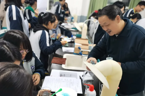 都江堰市领川实验学校 都江堰市领川实验学校
