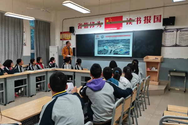 都江堰市领川实验学校 都江堰市领川实验学校