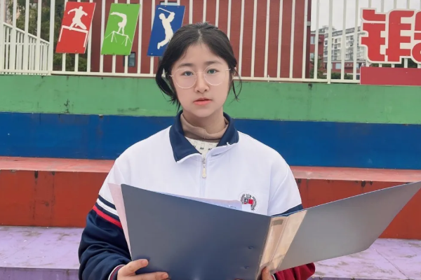 郫都区川科外国语学校