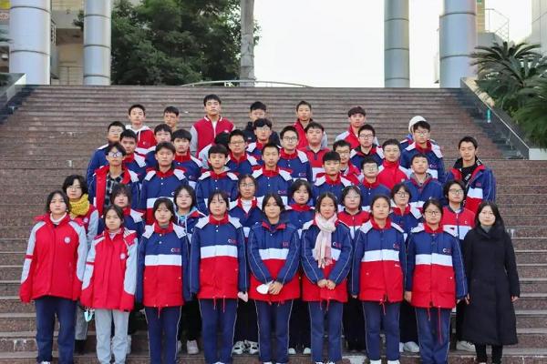 四川城市技师学院本科班学生 四川城市技师学院本科班学生