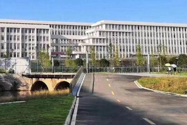 崇庆中学 崇庆中学