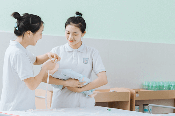 成都市现代职业技术学校学费 成都市现代职业技术学校学费