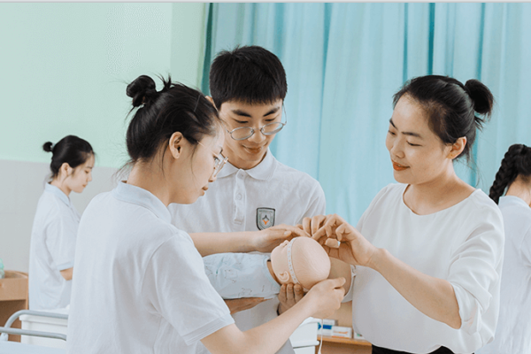 成都市现代职业技术学校就业怎么样 各专业毕业去向