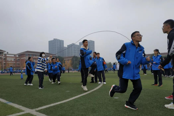 崇庆中学是重点高中吗 崇庆中学是重点高中吗