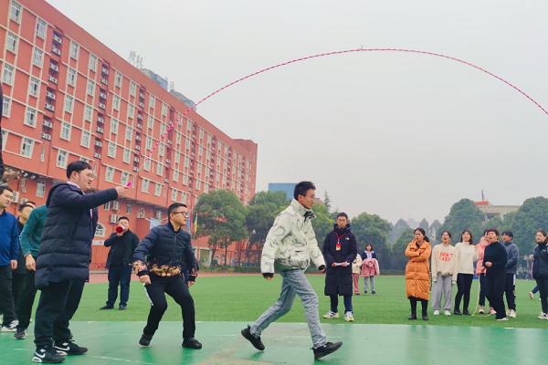 华兴中学开展运动会 华兴中学开展运动会