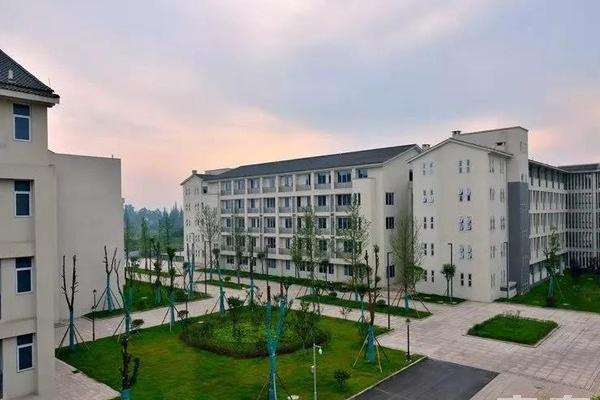 郫都区川科外国语学校 郫都区川科外国语学校