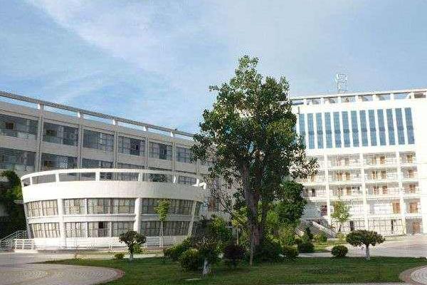 四川国盛技工学校烹饪专业好吗学费多少