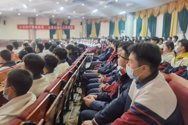 成都市郫都区川科外国语学校举办表彰会 成都市郫都区川科外国语学校举办表彰会