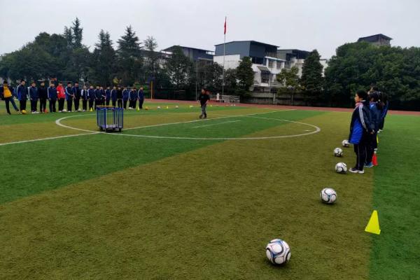 郫都区第三中学是重点吗