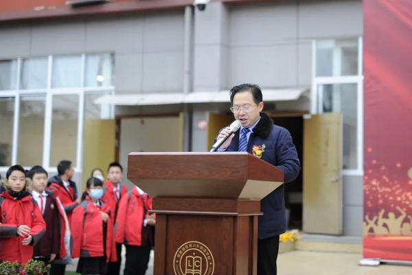 成都领川外国语学校 成都领川外国语学校