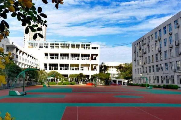 北外附属东坡外国语学校 北外附属东坡外国语学校