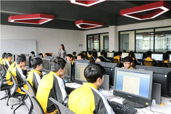 四川万通汽修学校地址在哪里
