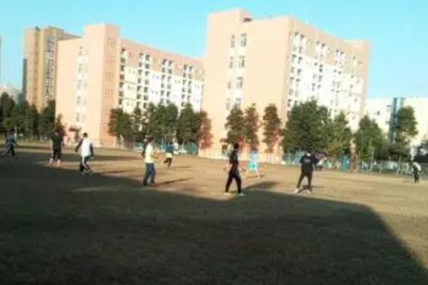 四川省成都市青苏职业中专学校教师怎么样