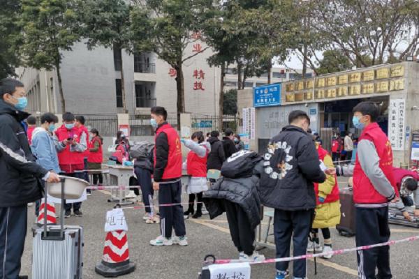 大邑职高开展疫情防控演练 大邑职高开展疫情防控演练