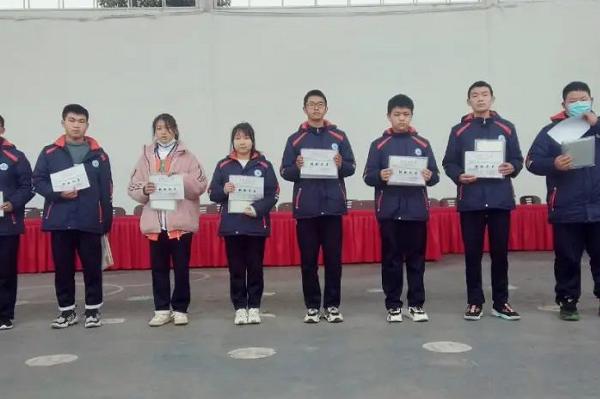 绵阳普明中学举行开学动员大会 绵阳普明中学举行开学动员大会