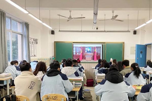 四川五月花技师学院举行开学第一课 四川五月花技师学院举行开学第一课