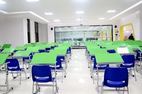 广安市英才职业技术学校