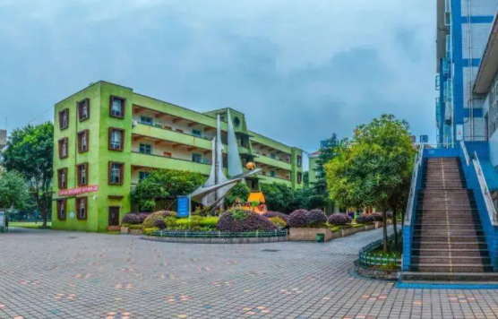 眉山实验高级中学怎么样好不好