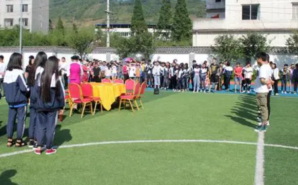 荥经县职业高级中学2022年多少分能报考