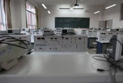 在四川初中毕业上技校学啥好就业