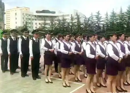 上成都的技校女生学什么专业比较好