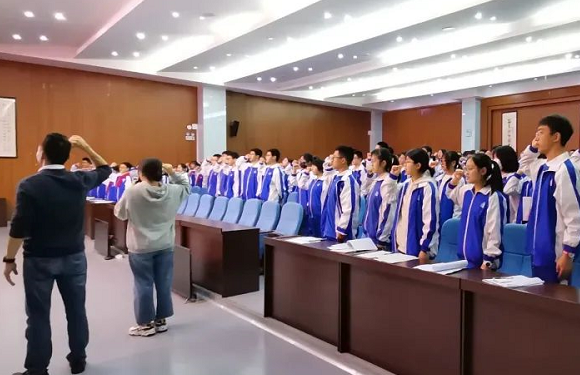 成都石室蜀都中学举行团校开班典礼 成都石室蜀都中学举行团校开班典礼