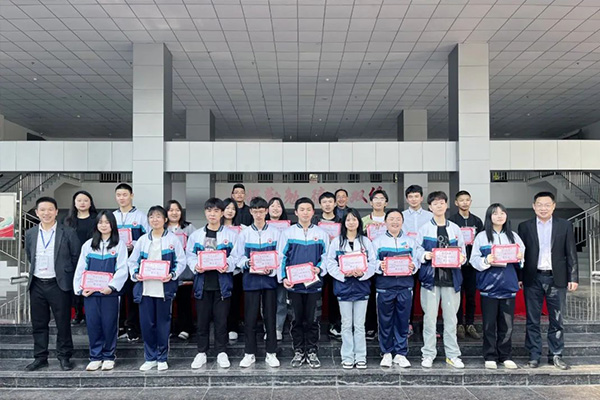 泸州交通技工学校管理怎么样