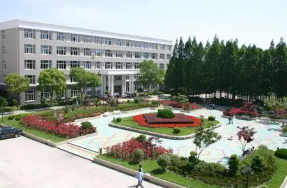 成都石化工业学校地址 成都石化工业学校好吗