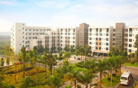 成都石化工业学校 成都石化工业学校