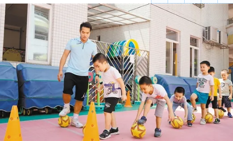 2022年成都温江初中男生热门高薪幼教专业排名