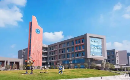 初中生可以选择那些学校