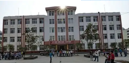 平昌县笔山职业中学学校环境 怎么样