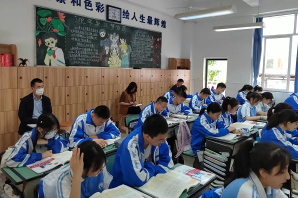 温江中学2022年录取分数线高吗