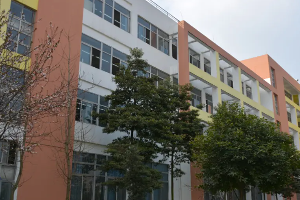 崇州市技工学校2022年招生计划_资助政策