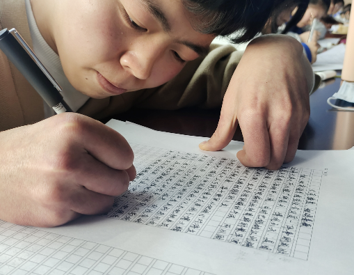 四川省绵阳普明中学 四川省绵阳普明中学