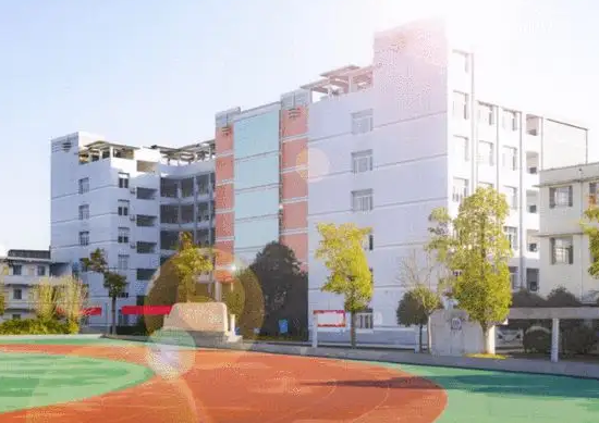 四川省南充师范学校环境好不好