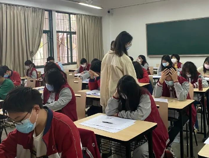 成都城市技师学院考试是怎么样的