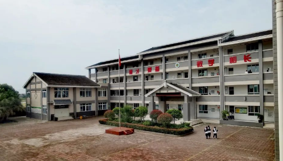 大邑中学2022年录取分数线是多少_师资怎么样