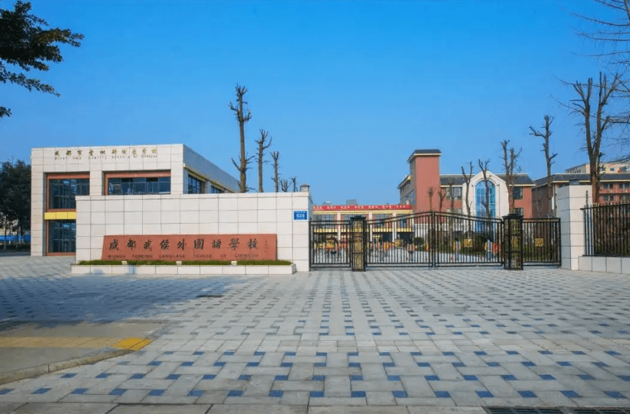 成都领川外国语学校校园环境怎么样
